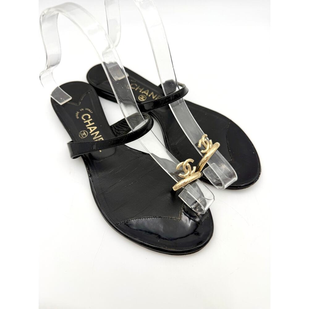 Chanel Toe Ring Sandal Black Leather Gold Interlocking CC Logo Size 39.5 / 9.5 - Picture 3 of 15